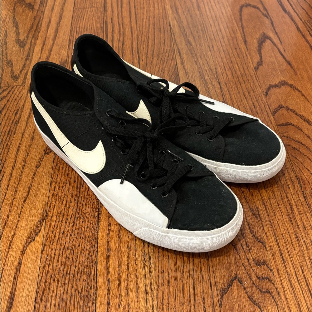 Nike SB Blazr Court 11